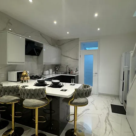 The Opulence - 5 Star Apartment Burnley Exterior photo