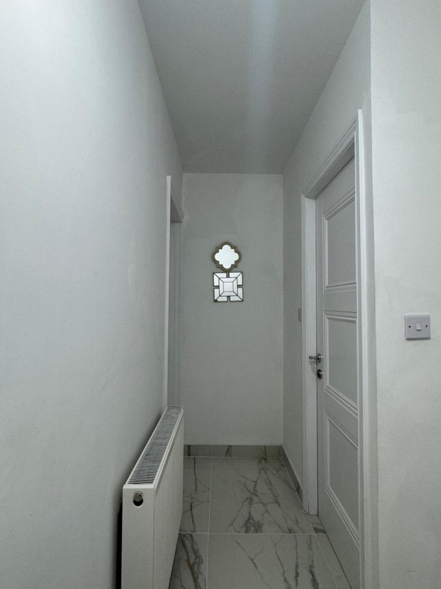The Opulence - 5 Star Apartment *
